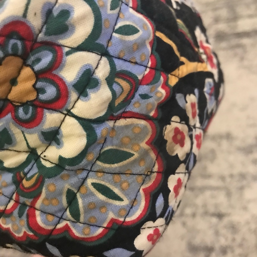 VERA BRADLEY Let’s Do Lunch Bag in Versailles Pattern - Picture 16 of 16